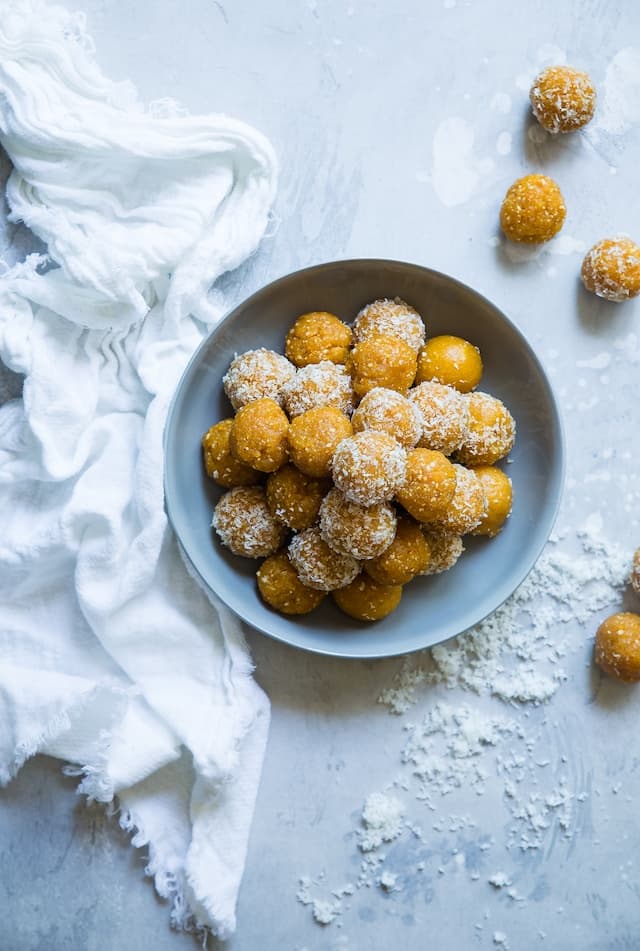 Powdered food on white ceramic bowl